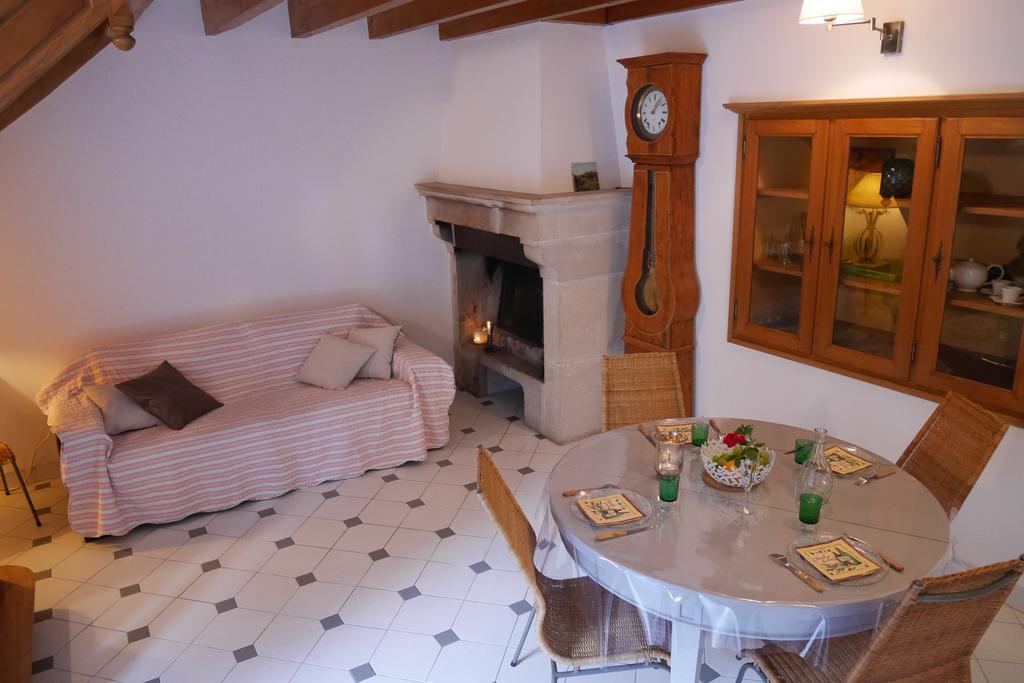 Вилла La Maison D'En Face Сент-Аффрик-ле-Монтань Номер фото